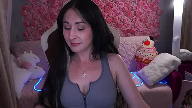 Snapshot of CarolinaaFoxyyy chatting on 05/26/26, 06:28 CarolinaaFoxyyy online show from 05/26/26, 06:28