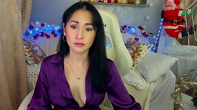 Snapshot of CarolinaaFoxyyy chatting on 12/20/25, 01:36 CarolinaaFoxyyy online show from 12/20/25, 01:36