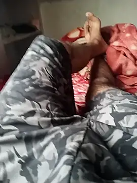 Snapshot of hyderabad_single chatting on 12/19/25, 05:43 hyderabad single online show from 12/19/25, 05:43