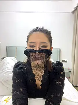 Snapshot of abv2533 chatting on 11/10/25, 12:10 abv2533 online show from 11/10/25, 12:10