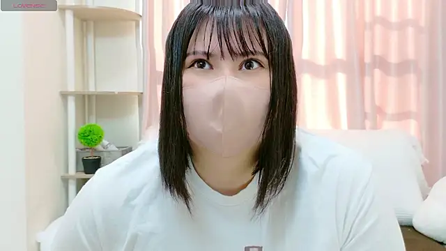 tomo-chan  online show from 12/23/25, 04:01