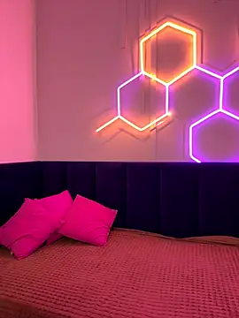 Erica Nelson online show from 11/24/25, 01:38