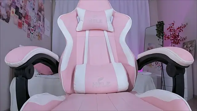 Mary Suee online show from 03/16/26, 01:13