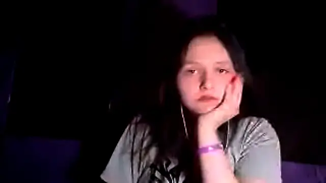 Snapshot of ClassicDroop chatting on 11/11/25, 02:01 ClassicDroop online show from 11/11/25, 02:01