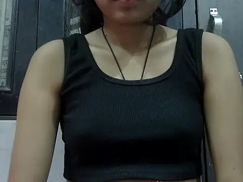 SEXY PRIYA83 online show from 03/28/26, 12:33