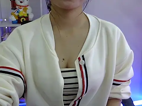 Lee-Young66 online show from 11/10/25, 07:02