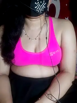 Snapshot of HotGirl23231 chatting on 06/15/26, 05:45 HotGirl23231 online show from 06/15/26, 05:45