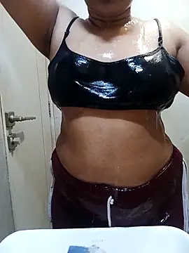 Snapshot of Trisha44 chatting on 11/14/25, 03:26 Trisha44 online show from 11/14/25, 03:26