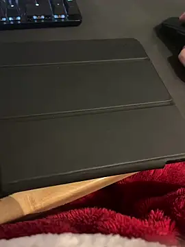 Snapshot of christophecamzzl chatting on 11/09/25, 05:50 christophecamzzl online show from 11/09/25, 05:50