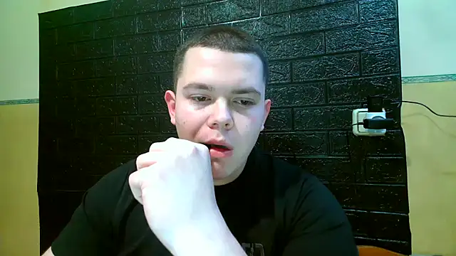 CuteButNaughty  online show from 11/29/25, 07:36