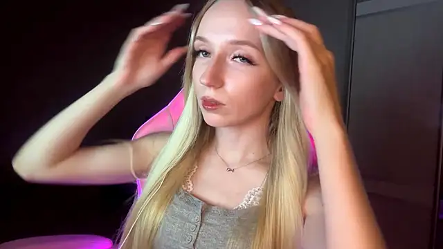 LaceDream online show from 11/22/25, 03:11