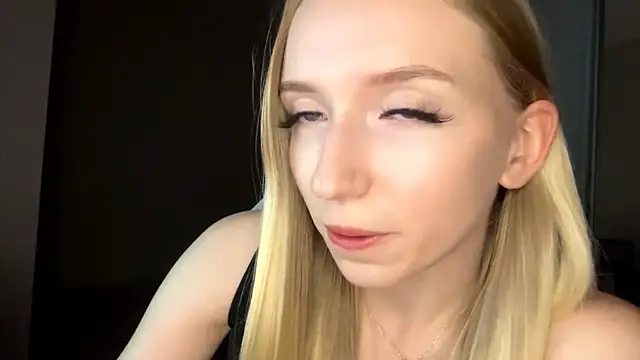 LaceDream online show from 11/28/25, 04:07