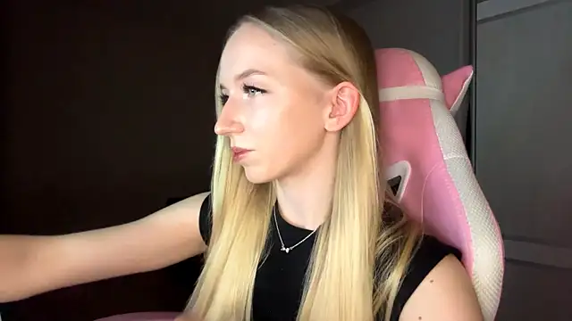 LaceDream online show from 11/24/25, 03:12