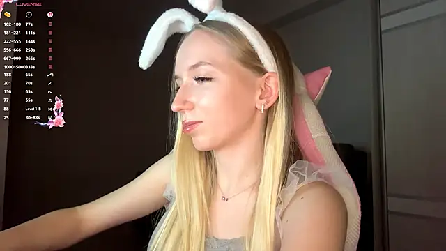 LaceDream online show from 12/02/25, 03:03