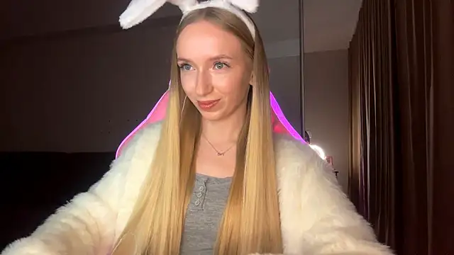 LaceDream online show from 12/19/25, 04:09