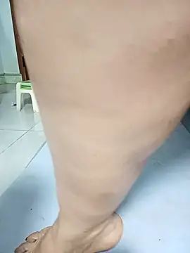 Em-mupmup online show from 11/10/25, 10:48