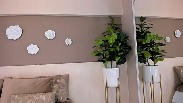 sofiaivanova online show from 02/15/26, 07:51