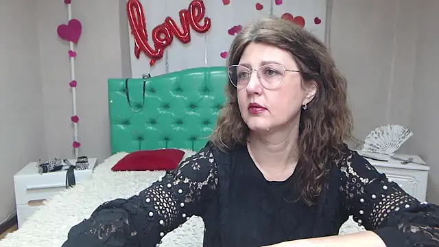 RoseHille online show from 04/18/26, 05:21