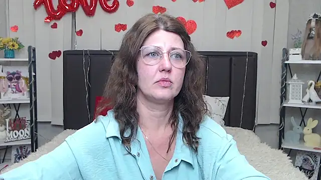 Snapshot of RoseHille chatting on 05/28/26, 05:19 RoseHille online show from 05/28/26, 05:19