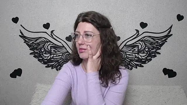 Snapshot of RoseHille chatting on 05/16/26, 10:36 RoseHille online show from 05/16/26, 10:36