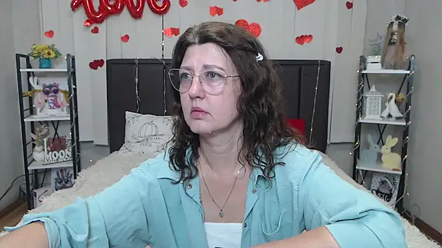 Snapshot of RoseHille chatting on 05/24/26, 05:18 RoseHille online show from 05/24/26, 05:18