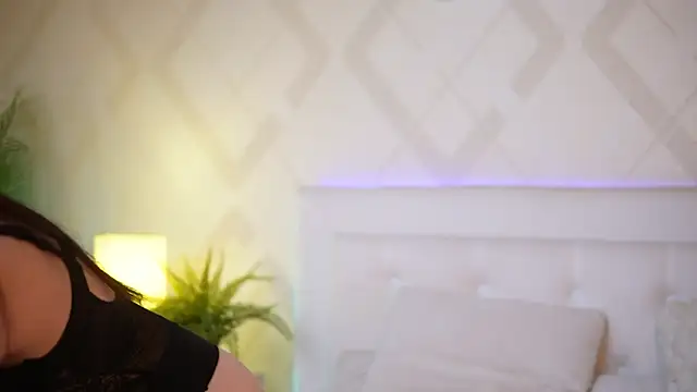 JadeHasy online show from 12/19/25, 08:44