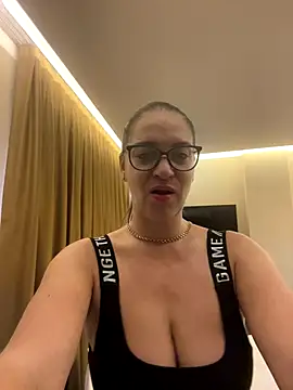 Milana8263 online show from 12/21/25, 07:32