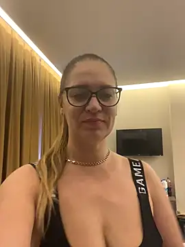 Milana8263 online show from 12/23/25, 09:19