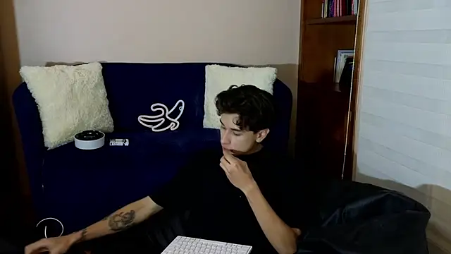 Derekswan online show from 11/25/25, 12:33