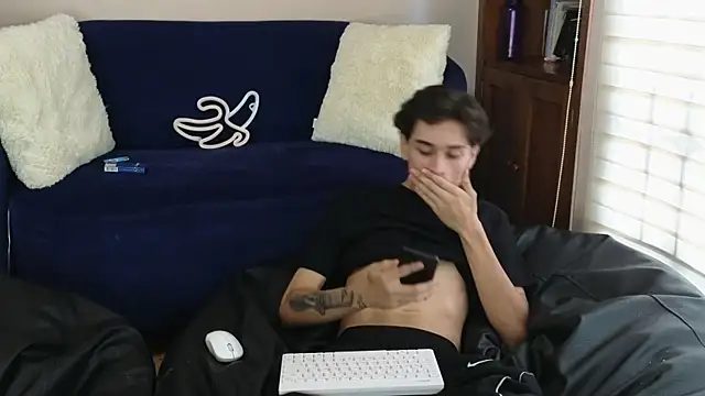 Derekswan online show from 11/19/25, 08:42