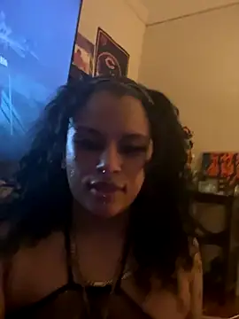 Snapshot of Daddiesgirl122130 chatting on 11/15/25, 02:15 Daddiesgirl122130 online show from 11/15/25, 02:15