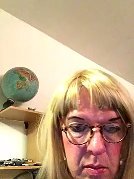 simone xdressing online show from 11/05/25, 08:01