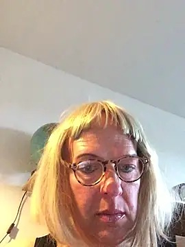 simone xdressing online show from 04/12/26, 06:00