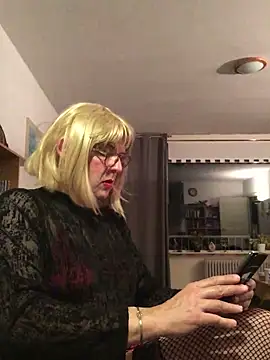 simone xdressing online show from 10/04/25, 11:28