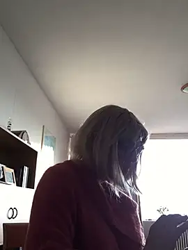 simone xdressing online show from 12/21/25, 02:08