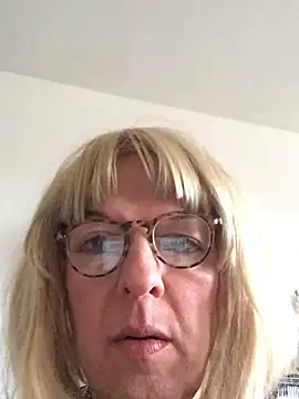 simone xdressing online show from 02/15/26, 03:22