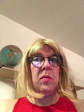 simone xdressing online show from 02/26/25, 12:30