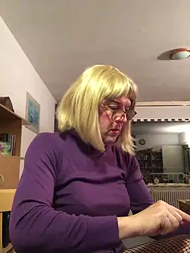 simone xdressing online show from 11/10/25, 12:37