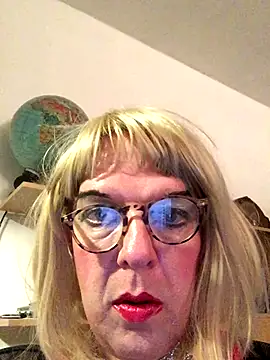 simone xdressing online show from 09/21/25, 12:05