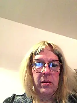 simone xdressing online show from 01/13/26, 07:40