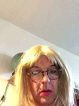 simone xdressing online show from 11/23/25, 02:27