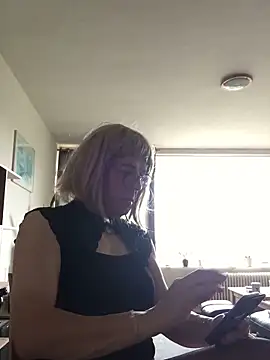 simone xdressing online show from 10/05/25, 01:13