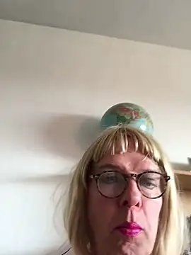 simone xdressing online show from 03/15/25, 02:23