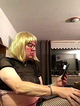 simone xdressing online show from 11/05/25, 01:09