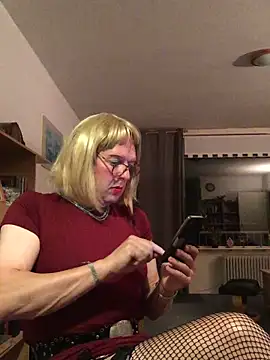 simone xdressing online show from 10/02/25, 11:41