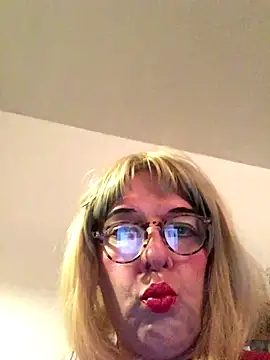 simone xdressing online show from 10/26/25, 12:22