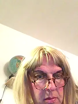 simone xdressing online show from 10/29/25, 07:57