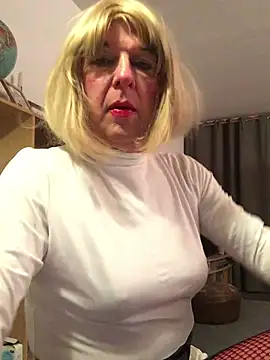 simone xdressing online show from 02/08/26, 12:30