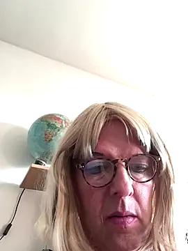 simone xdressing online show from 11/26/25, 02:17