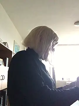 simone xdressing online show from 02/22/26, 08:28